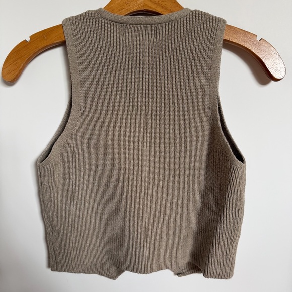 Universal Thread Tan Vest - Picture 3 of 5